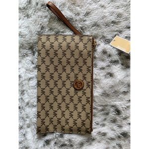 Michael Kors wristlet